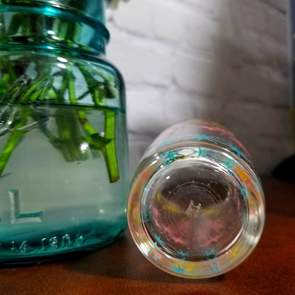 Juice Glass Atomic Starburst by Hazel Atlas - Picture 4 of 4